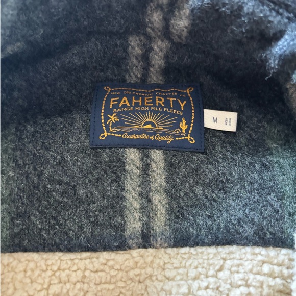 Filson Men's Sherpa-Lined Wool Shirt Jacket - Green Plaid - Picture 3 of 6